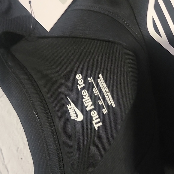 Nike Air Max Womens XS Black Tee - Picture 5 of 5